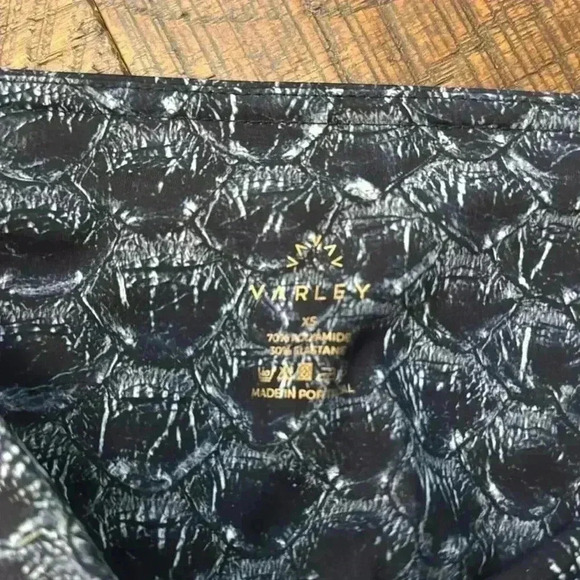 Varley 17” Cropped Leggings - Picture 5 of 9